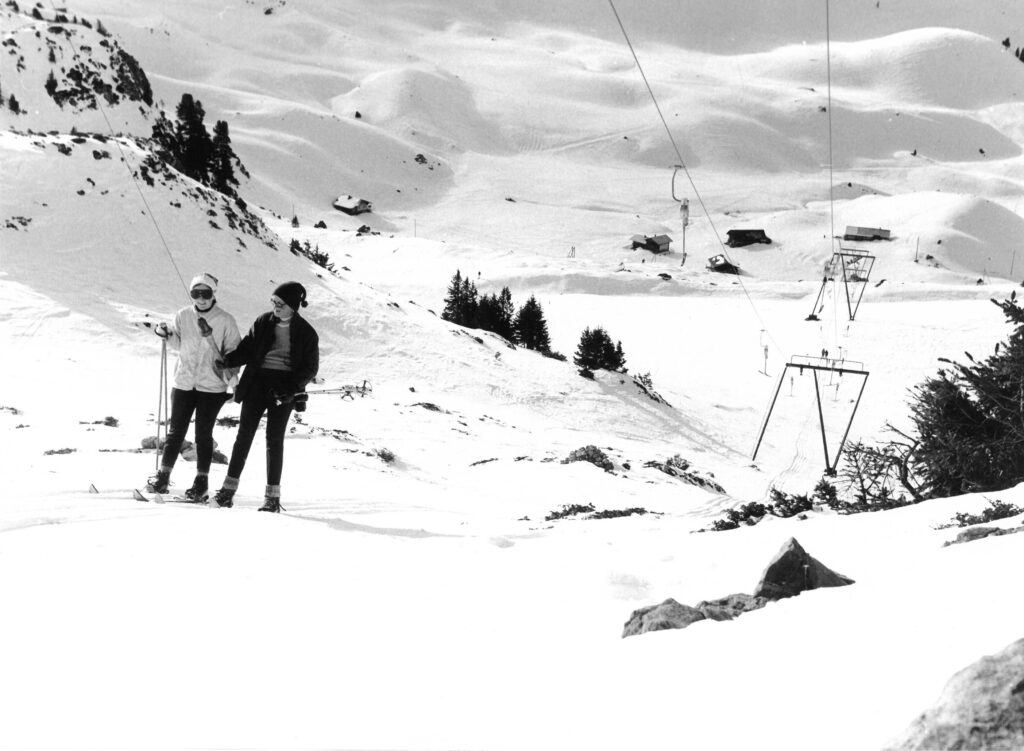 Der neue Skilift auf der Elsigenalp wurde im 1966 erbaut, durch die Haug, Trachsel & Co, Frutigen